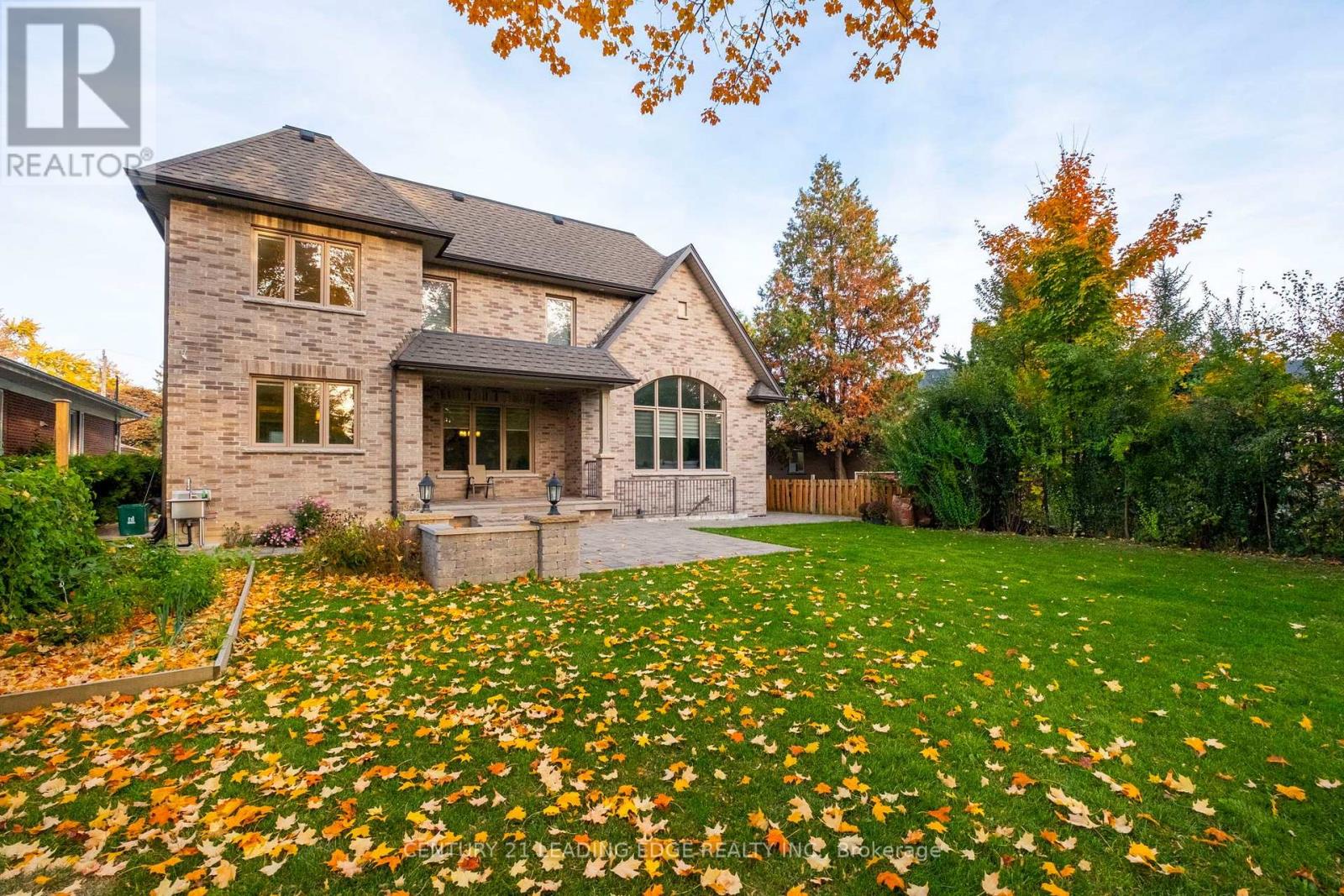 12 JONQUIL CRESCENT - 48