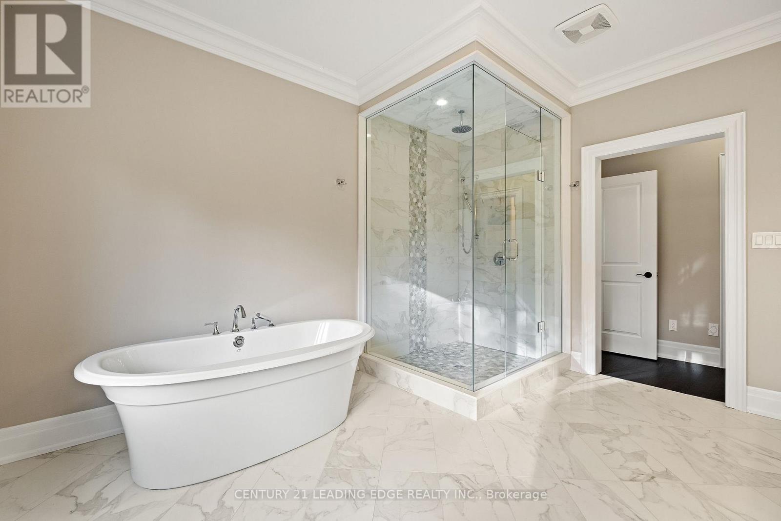 12 JONQUIL CRESCENT - 27