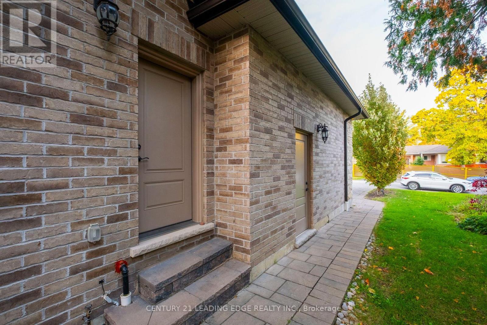 12 JONQUIL CRESCENT - 44