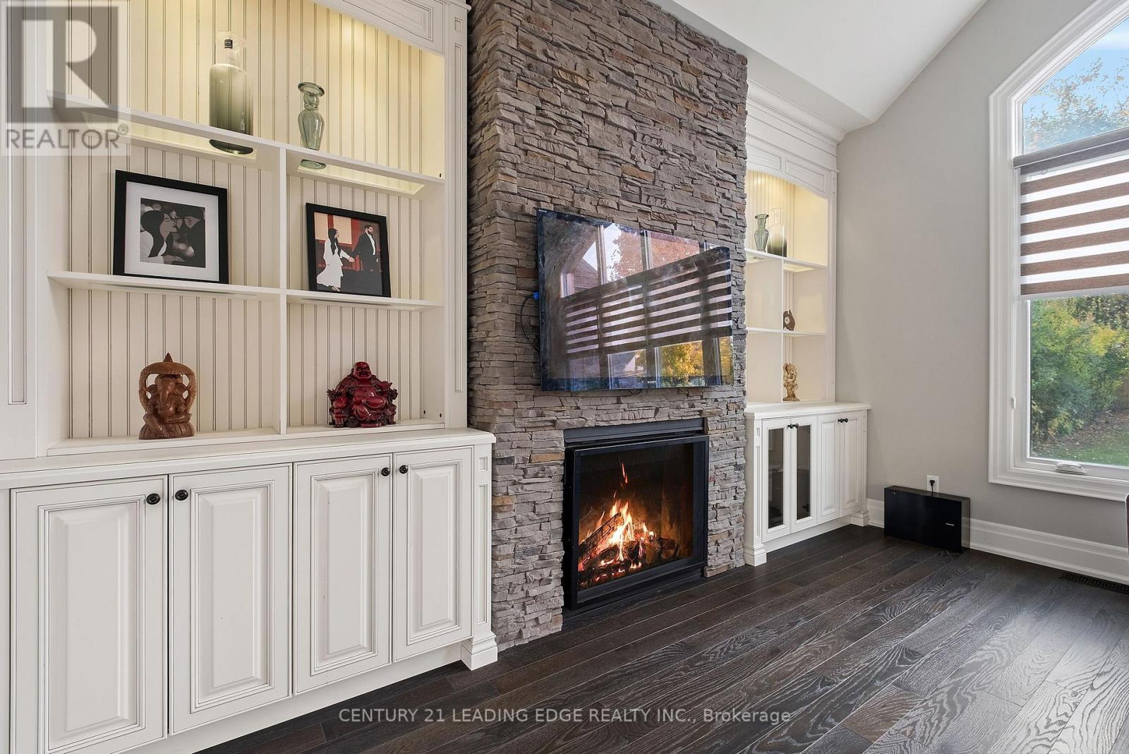 12 JONQUIL CRESCENT - 19