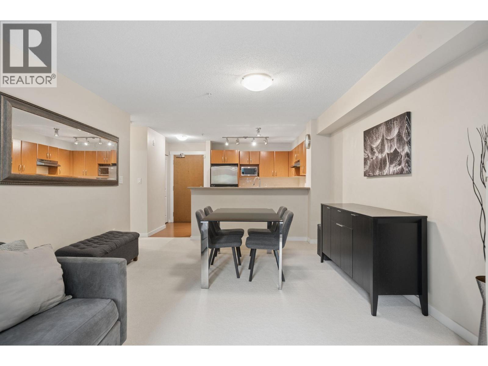 2 Bed, 2 Bath Apartment for Sale in Burnaby – 114 4723 DAWSON STREET, Burnaby – MLS# R3148322 - Image 5