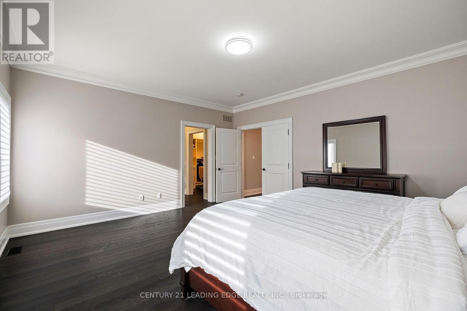 12 JONQUIL CRESCENT - 24