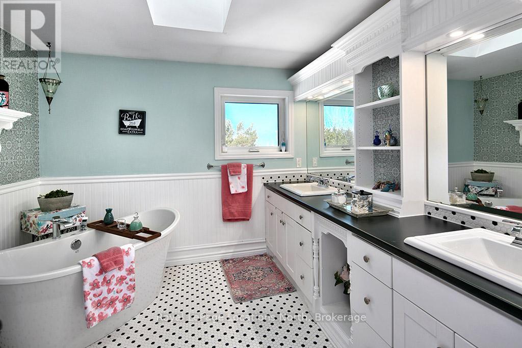 248 ST. VINCENT CRESCENT - Image 16