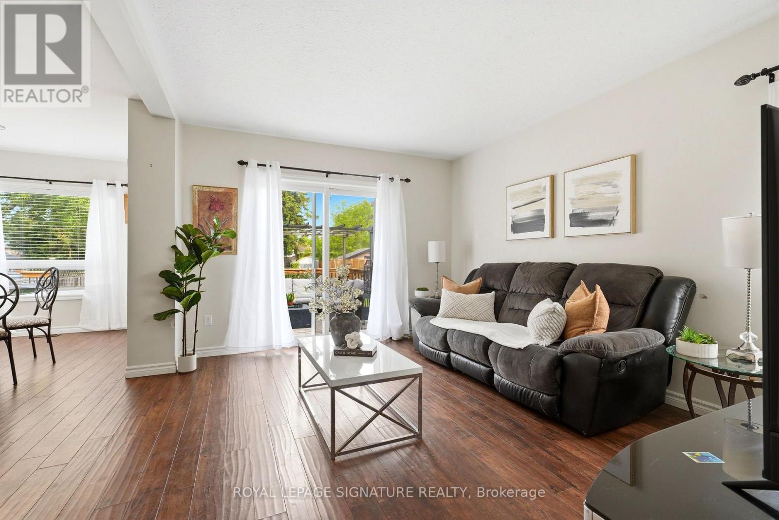 517 VICTORIA STREET - 7