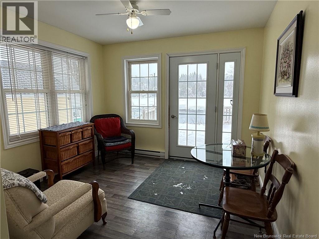 557 East Riverside Drive - 4
