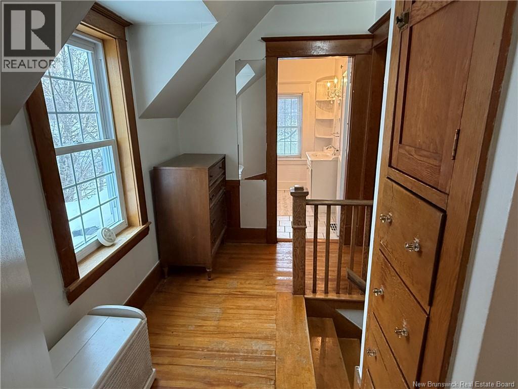 557 East Riverside Drive - Image 30
