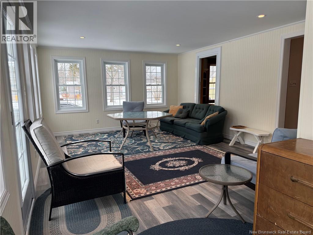 557 East Riverside Drive - Image 20