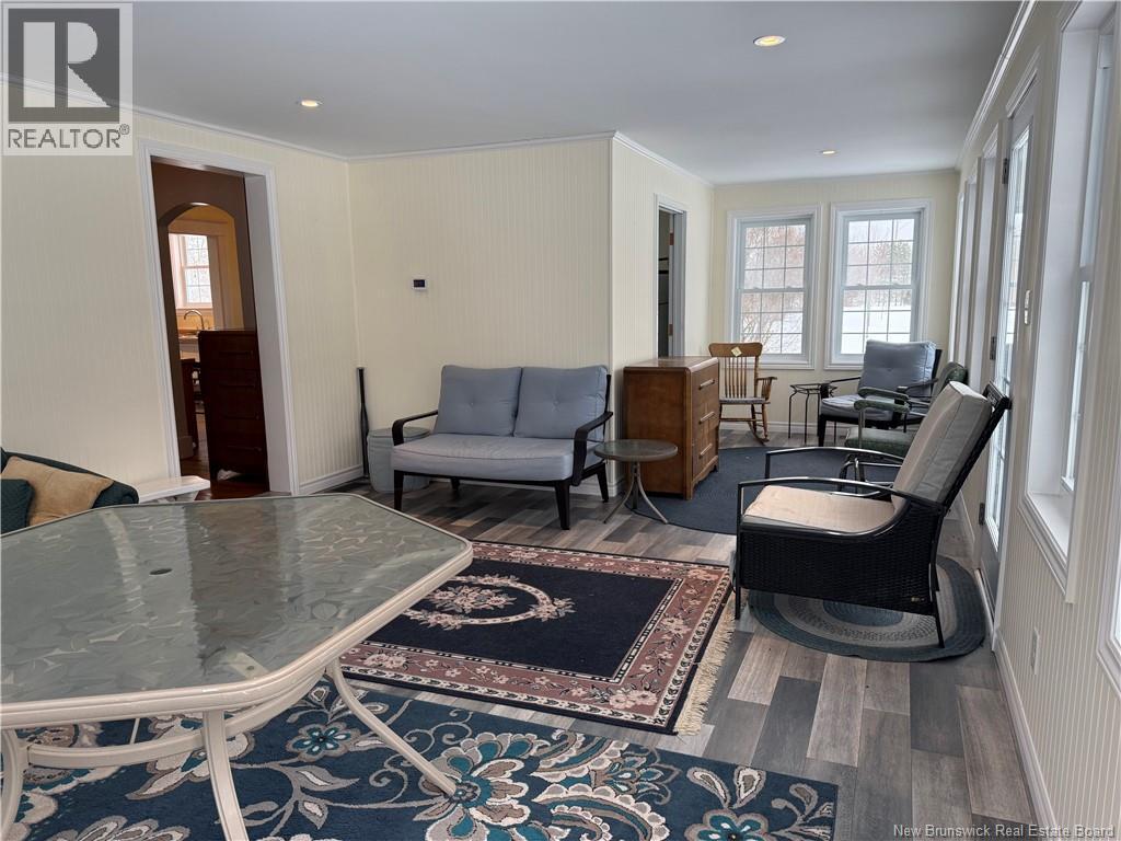 557 East Riverside Drive - Image 19