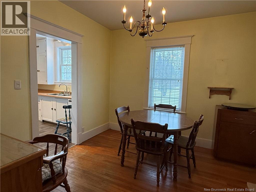 557 East Riverside Drive - Image 17