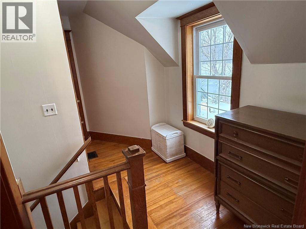 557 East Riverside Drive - Image 29
