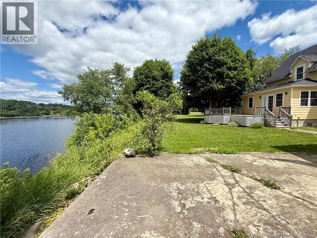 557 East Riverside Drive - Image 44