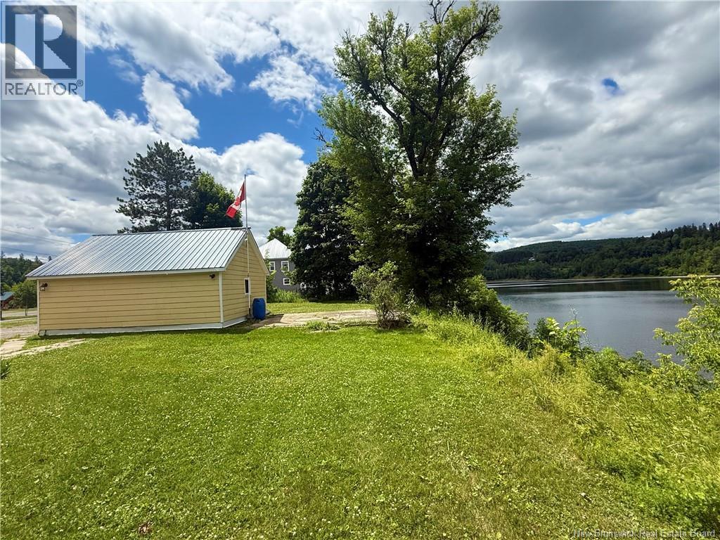 557 East Riverside Drive - Image 47