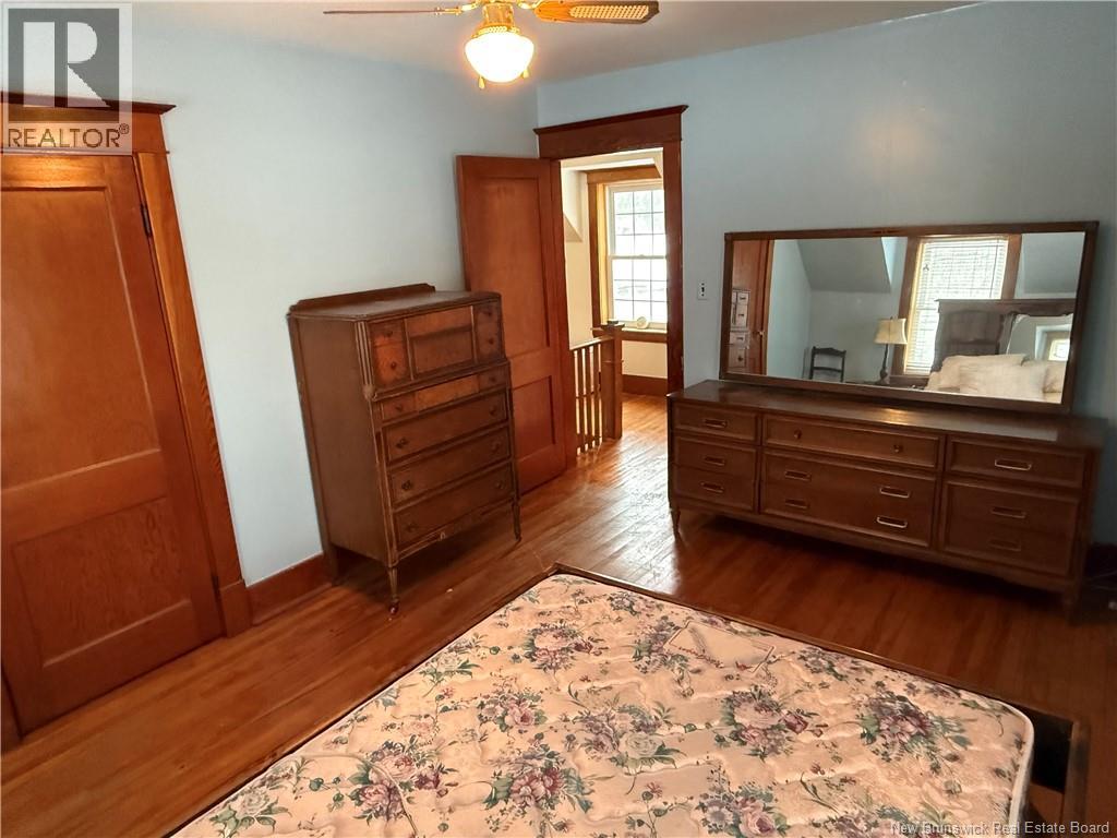 557 East Riverside Drive - Image 26