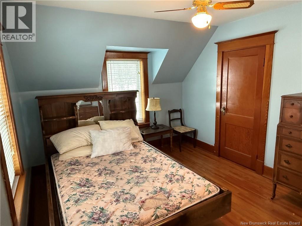 557 East Riverside Drive - Image 25