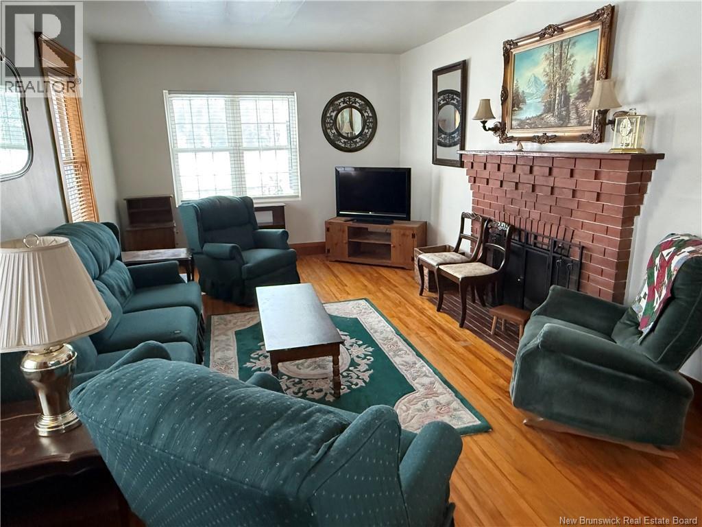 557 East Riverside Drive - 22