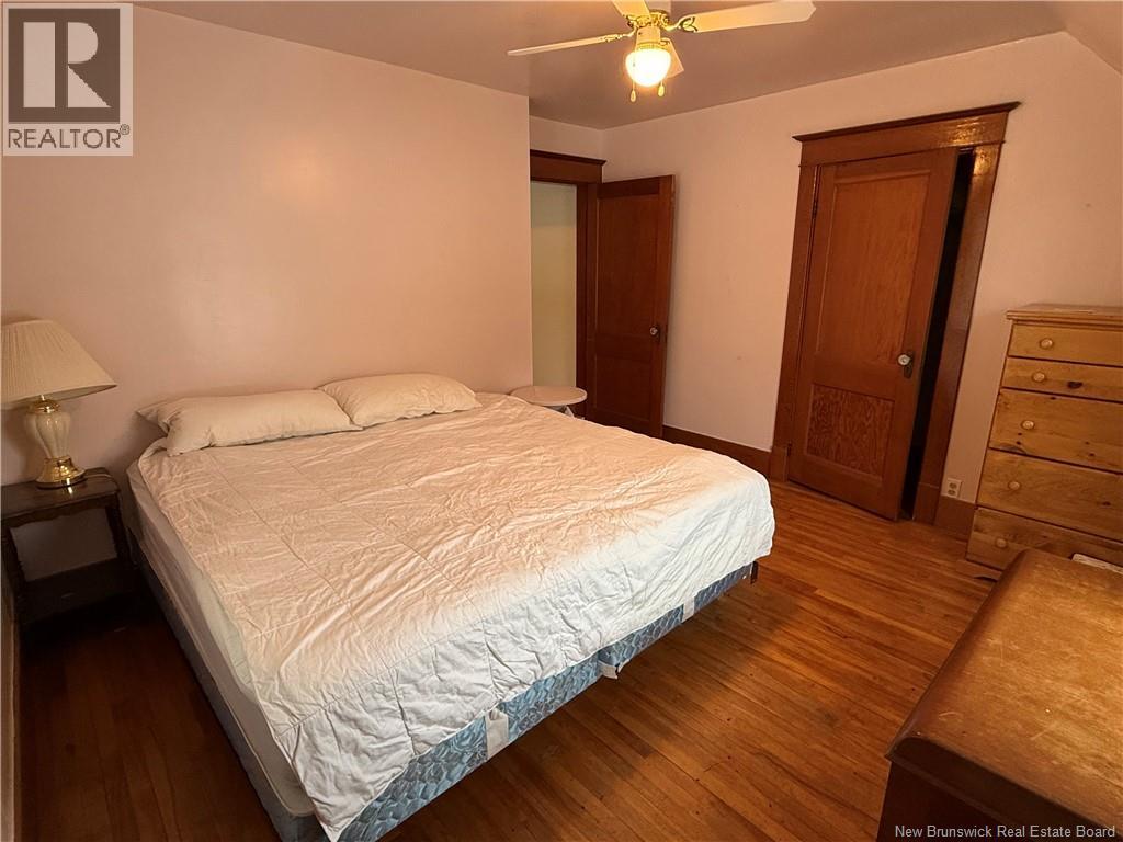 557 East Riverside Drive - 34