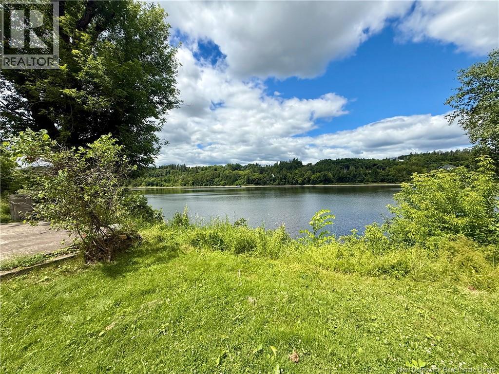 557 East Riverside Drive - Image 45