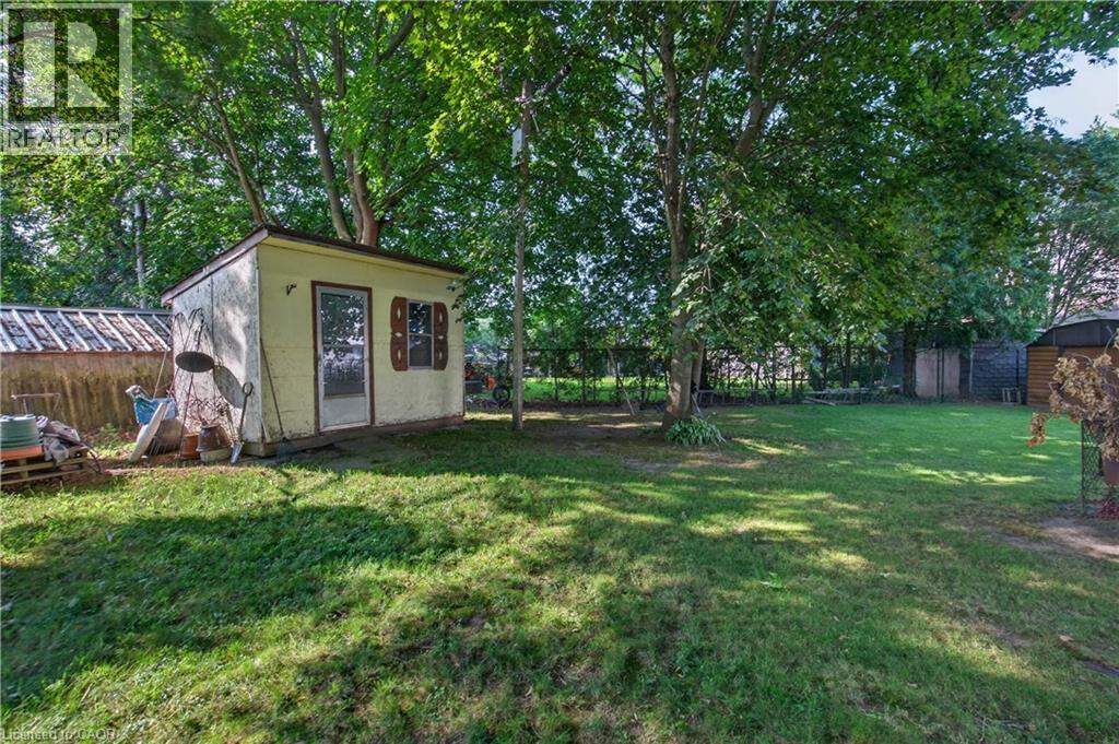113 FREELTON Road - 40