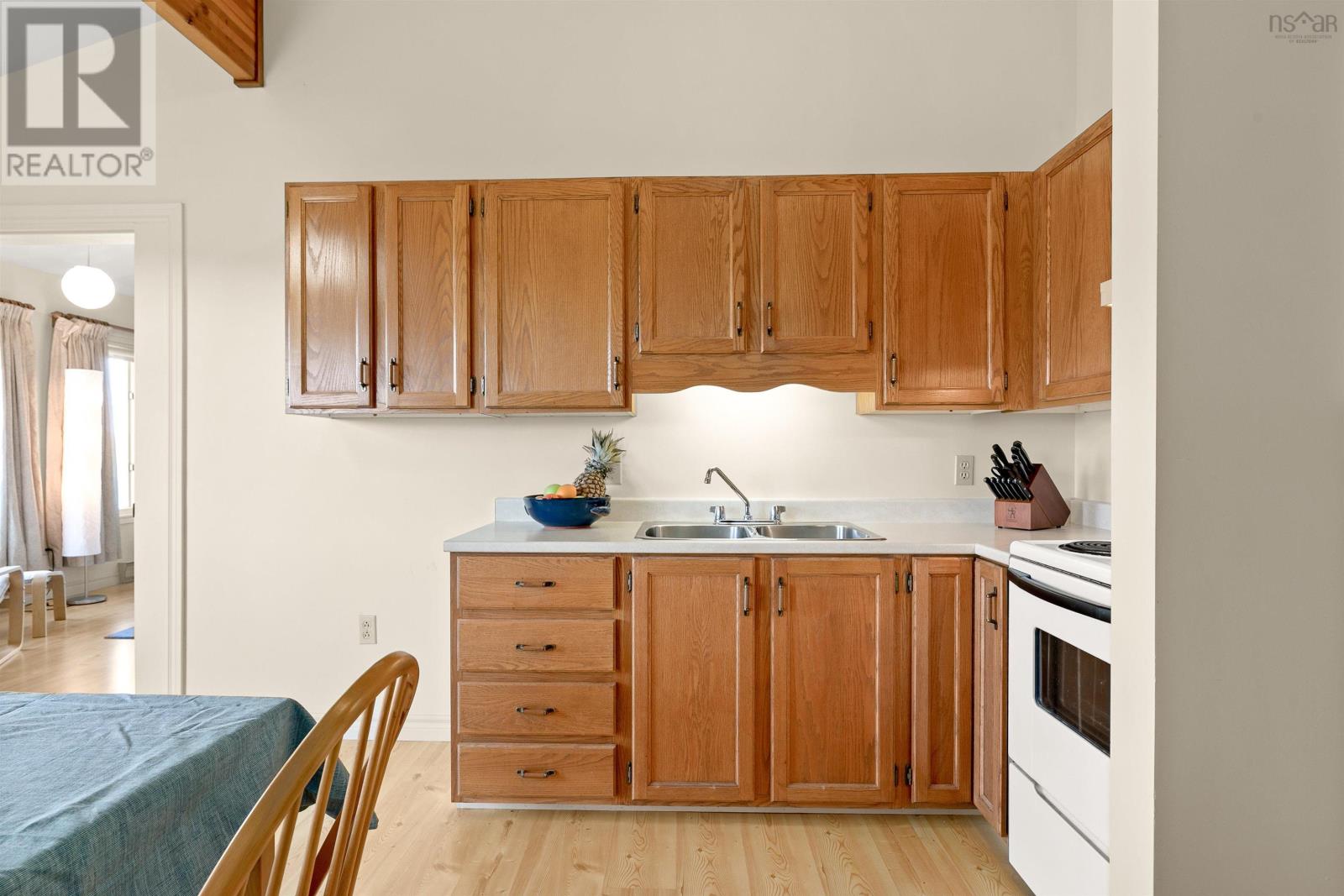 #203 25 Ocean Marina Drive - 9