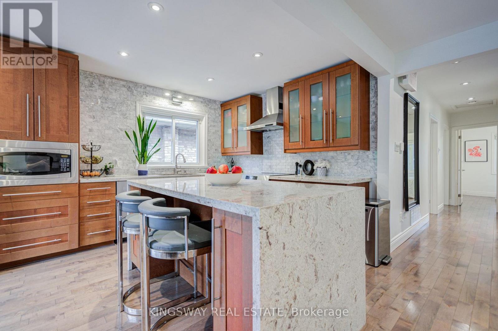 20 WIGMORE DRIVE - 14