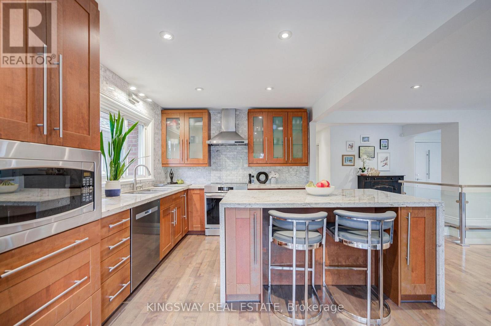 20 WIGMORE DRIVE - 15