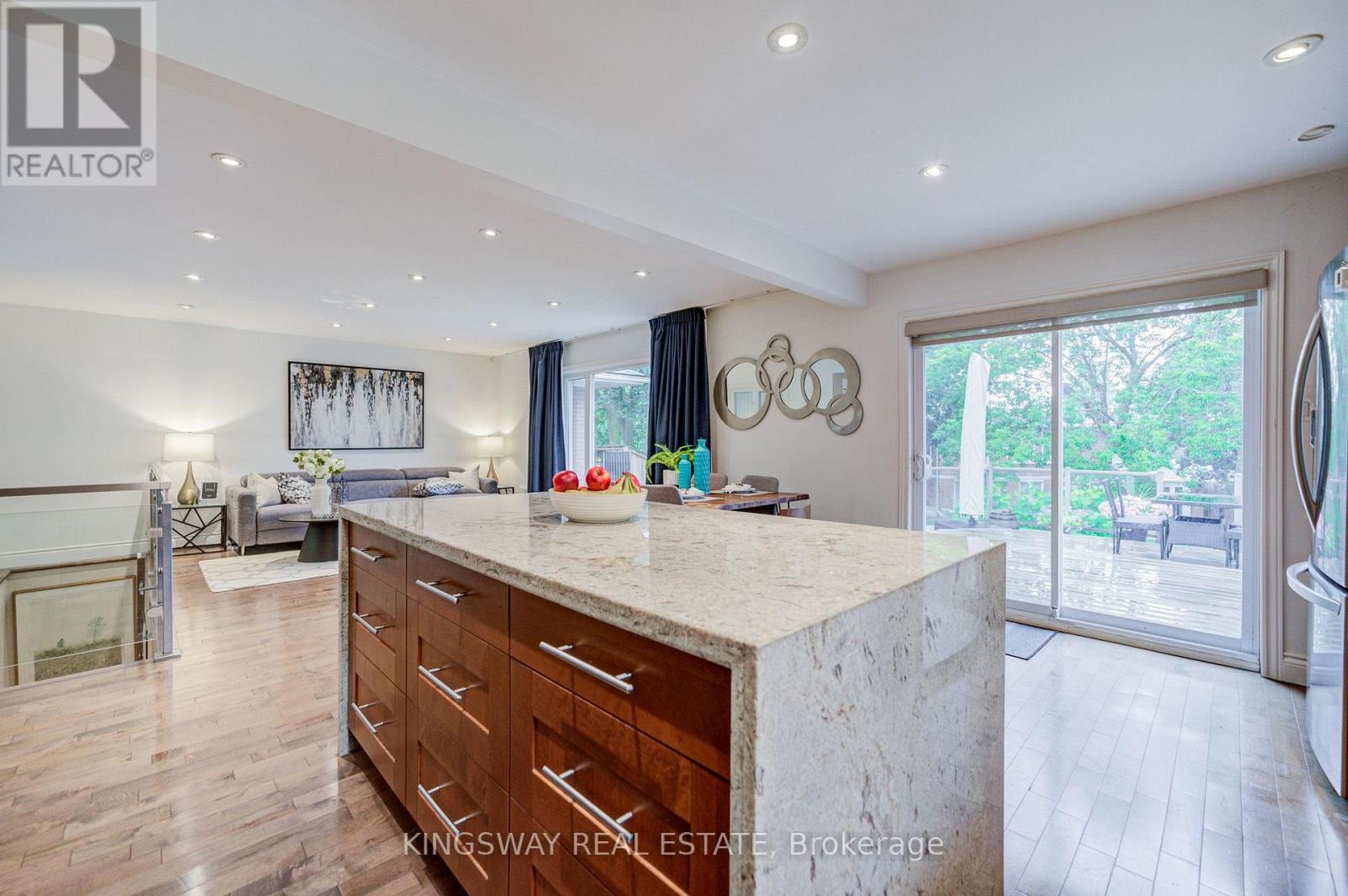 20 WIGMORE DRIVE - 17