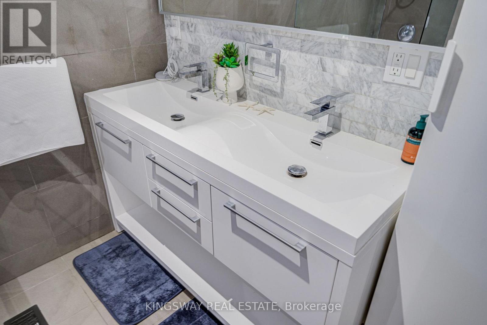 20 WIGMORE DRIVE - 22
