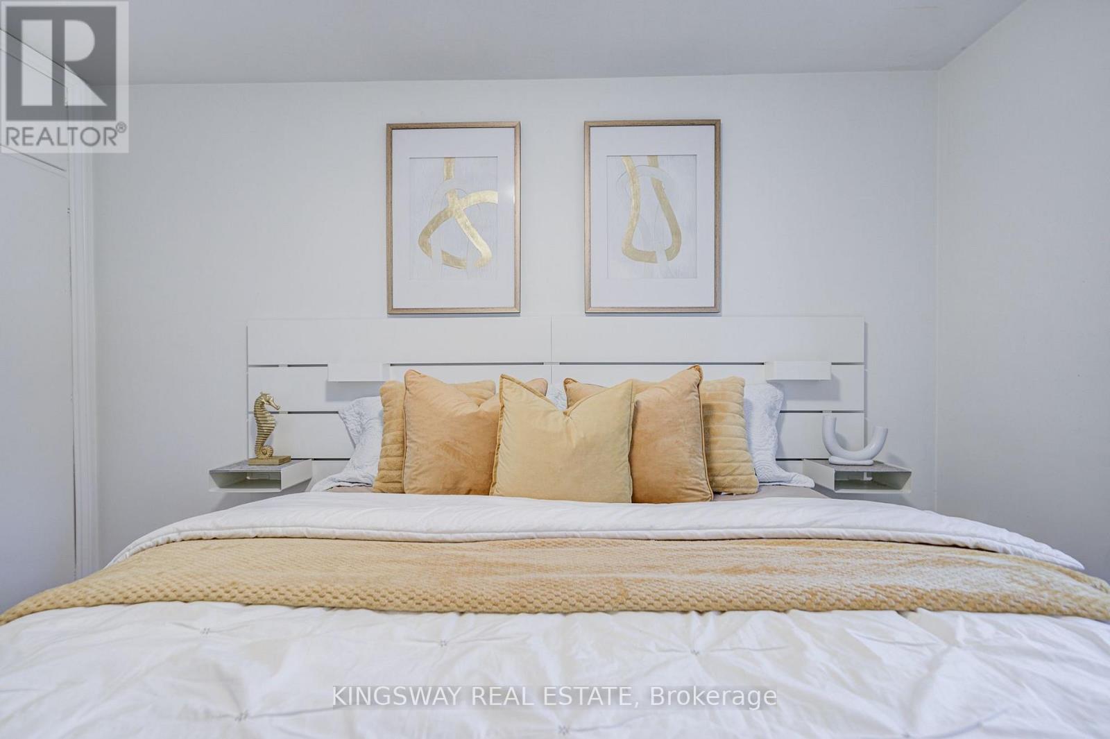 20 WIGMORE DRIVE - 25