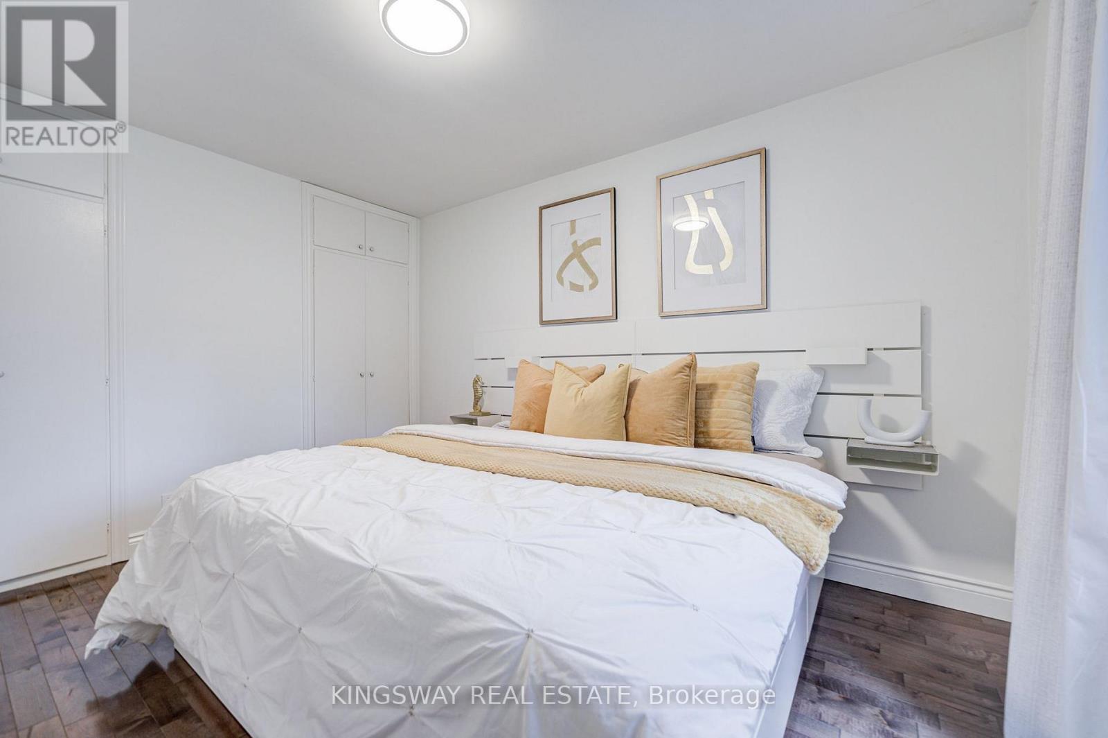 20 WIGMORE DRIVE - 26