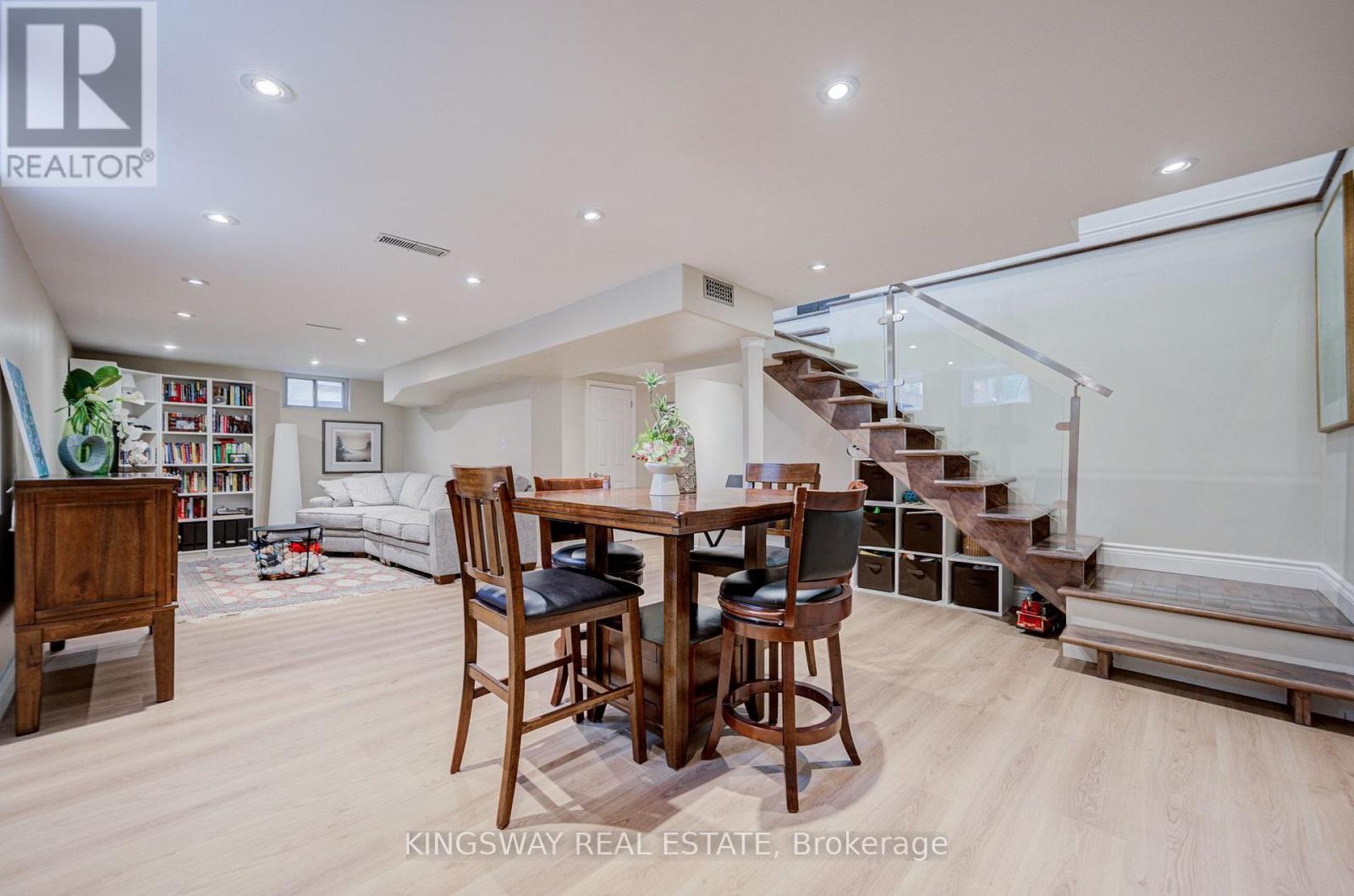 20 WIGMORE DRIVE - 31