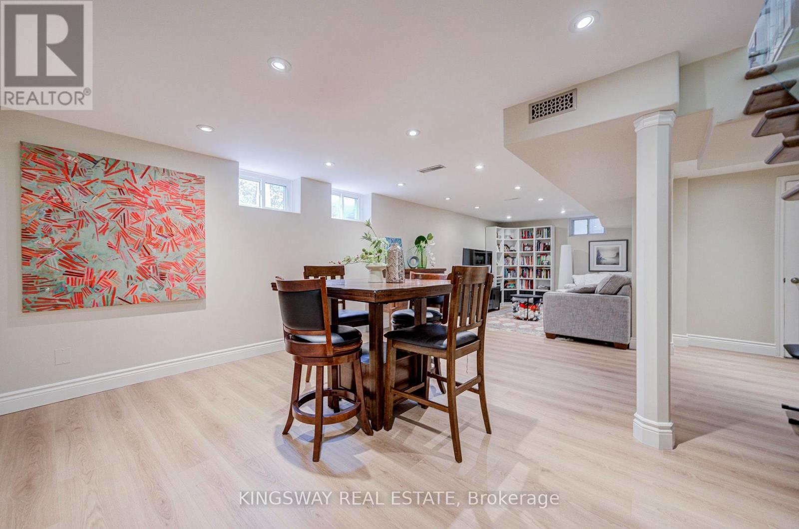 20 WIGMORE DRIVE - 32