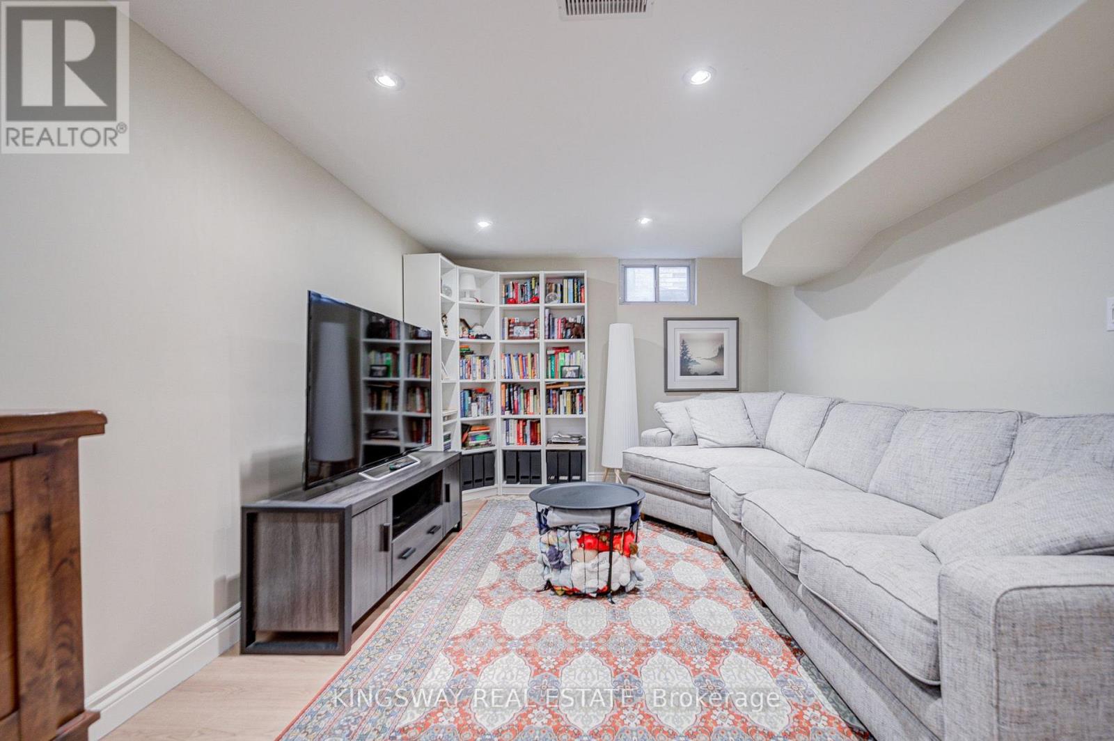 20 WIGMORE DRIVE - 34