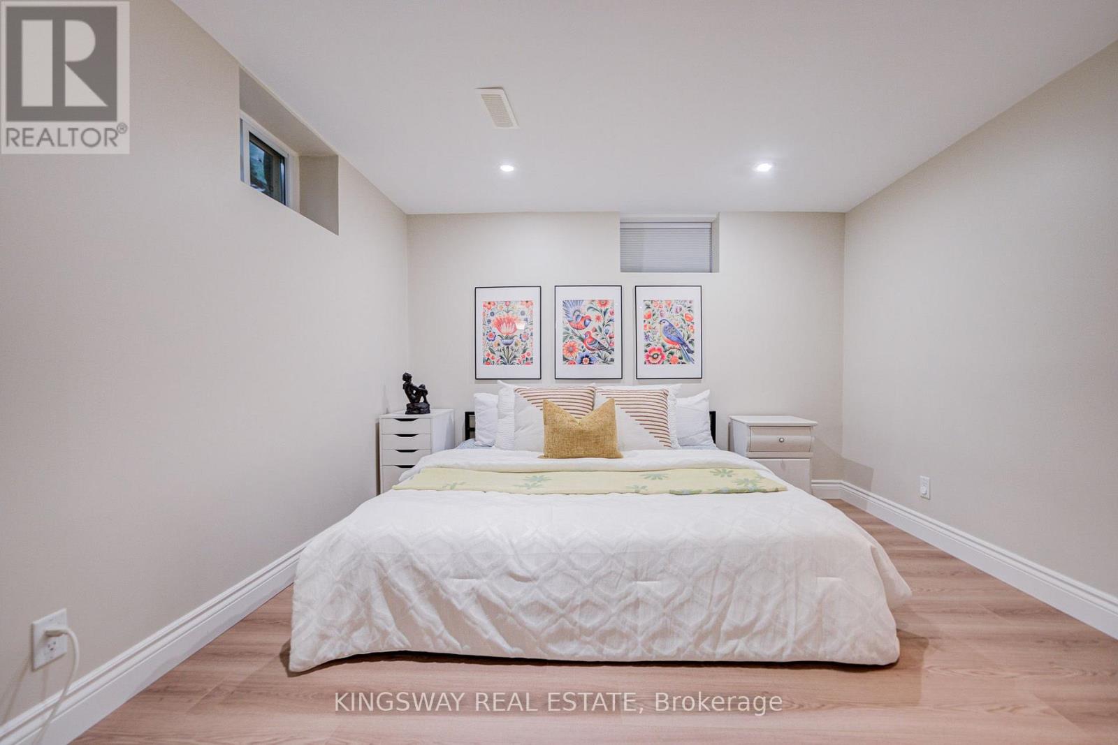 20 WIGMORE DRIVE - 45