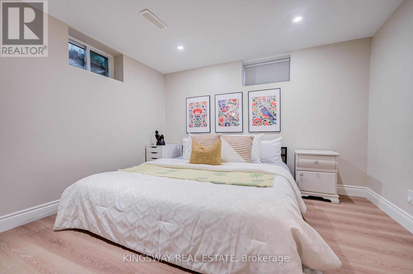 20 WIGMORE DRIVE - 46