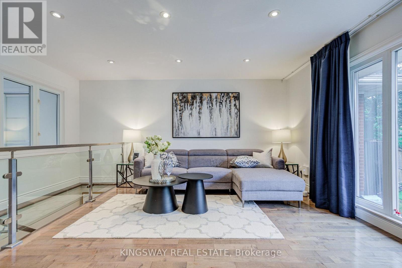 20 WIGMORE DRIVE - 7