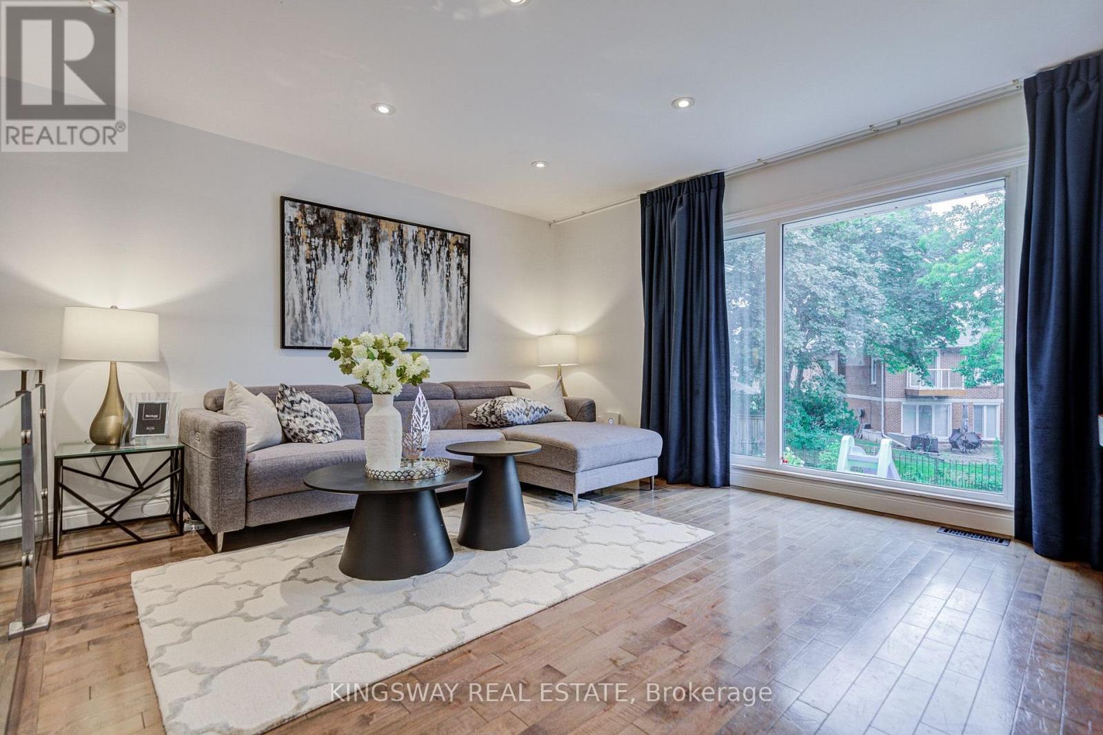 20 WIGMORE DRIVE - 8