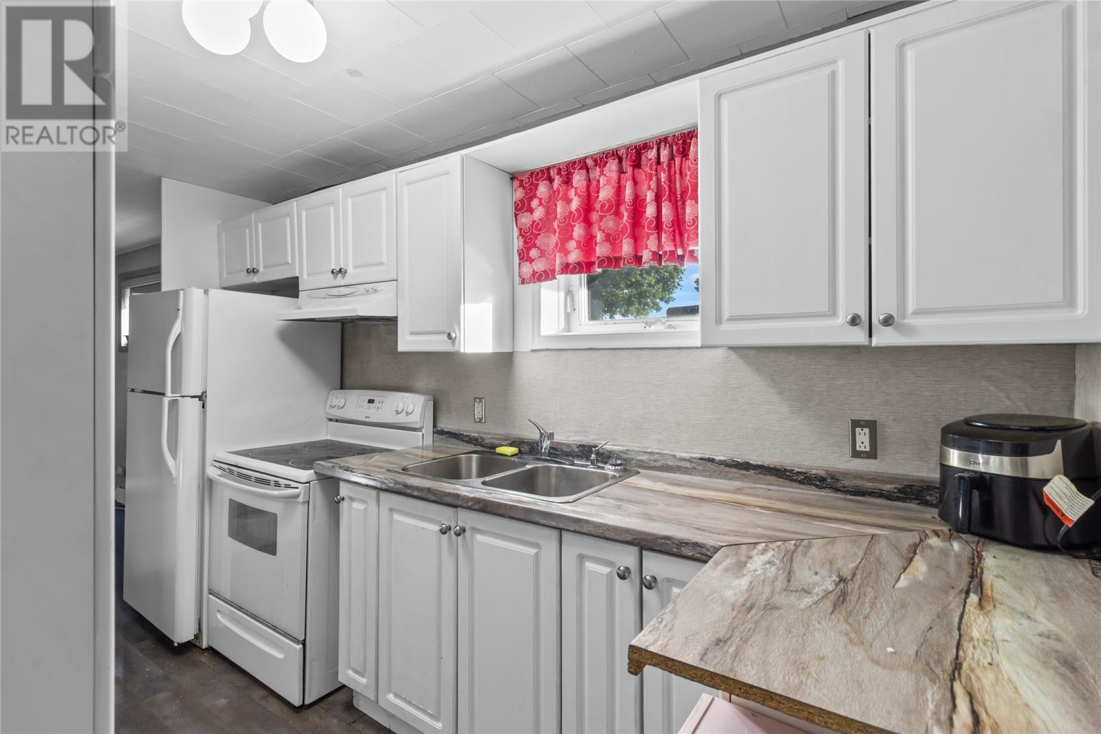 13 Dunn's Place - Image 4