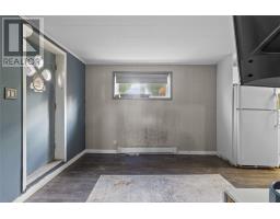 13 Dunn's Place thumbnail 7