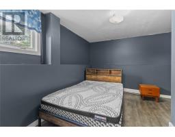 13 Dunn's Place thumbnail 8