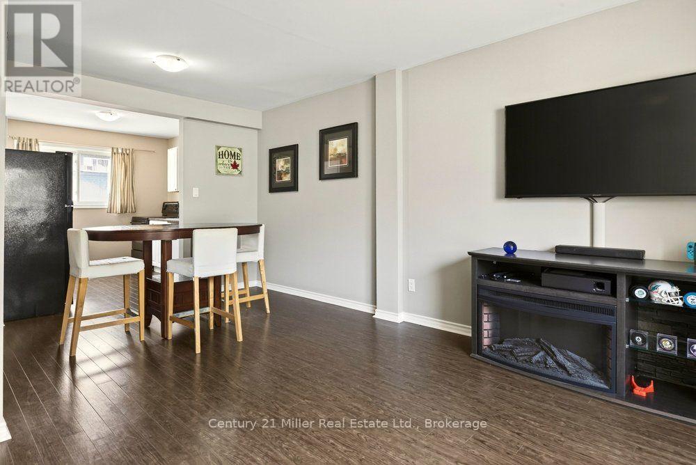 #69 2050 UPPER MIDDLE ROAD - 10