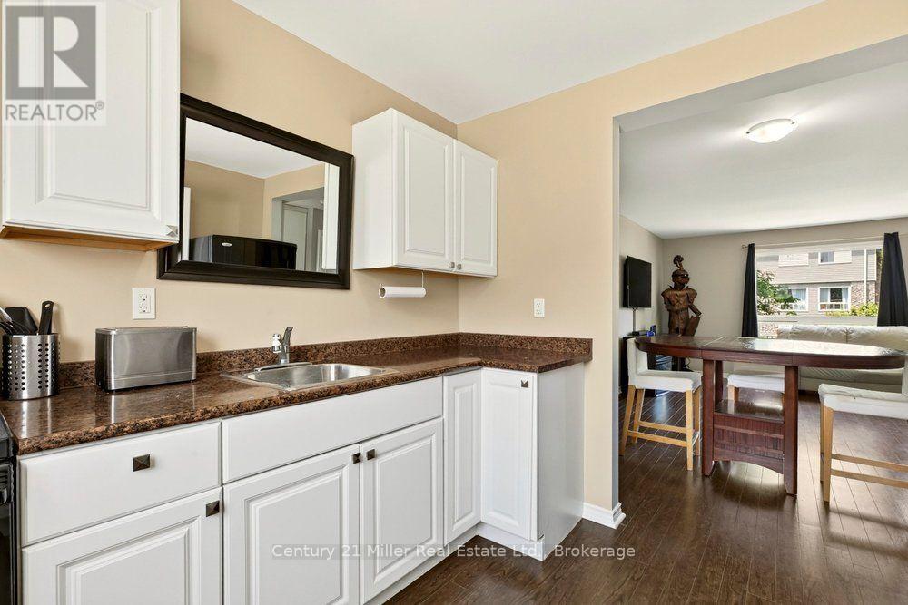 #69 2050 UPPER MIDDLE ROAD - Image 13