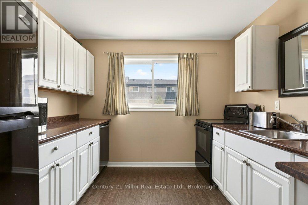 #69 2050 UPPER MIDDLE ROAD - 14