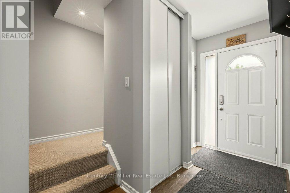 #69 2050 UPPER MIDDLE ROAD - 17