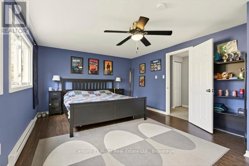 #69 2050 UPPER MIDDLE ROAD - 18