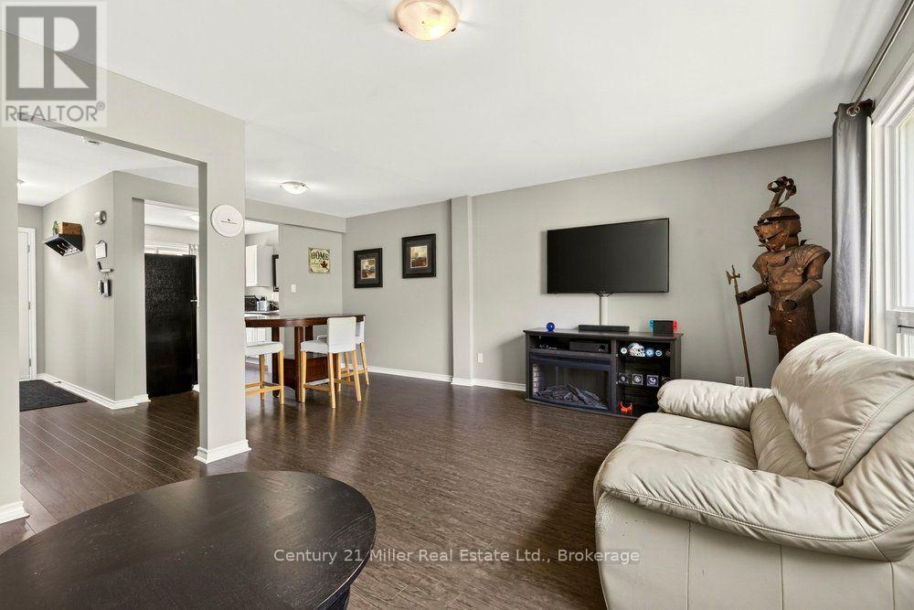 #69 2050 UPPER MIDDLE ROAD - 7