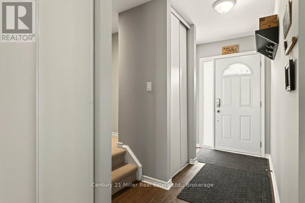 #69 2050 UPPER MIDDLE ROAD - 5