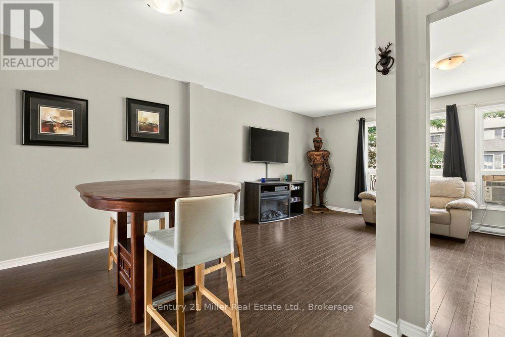 #69 2050 UPPER MIDDLE ROAD - 9