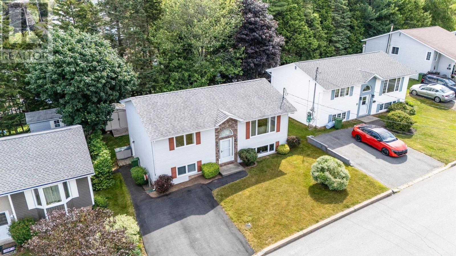 25 Sawyer Crescent - 3