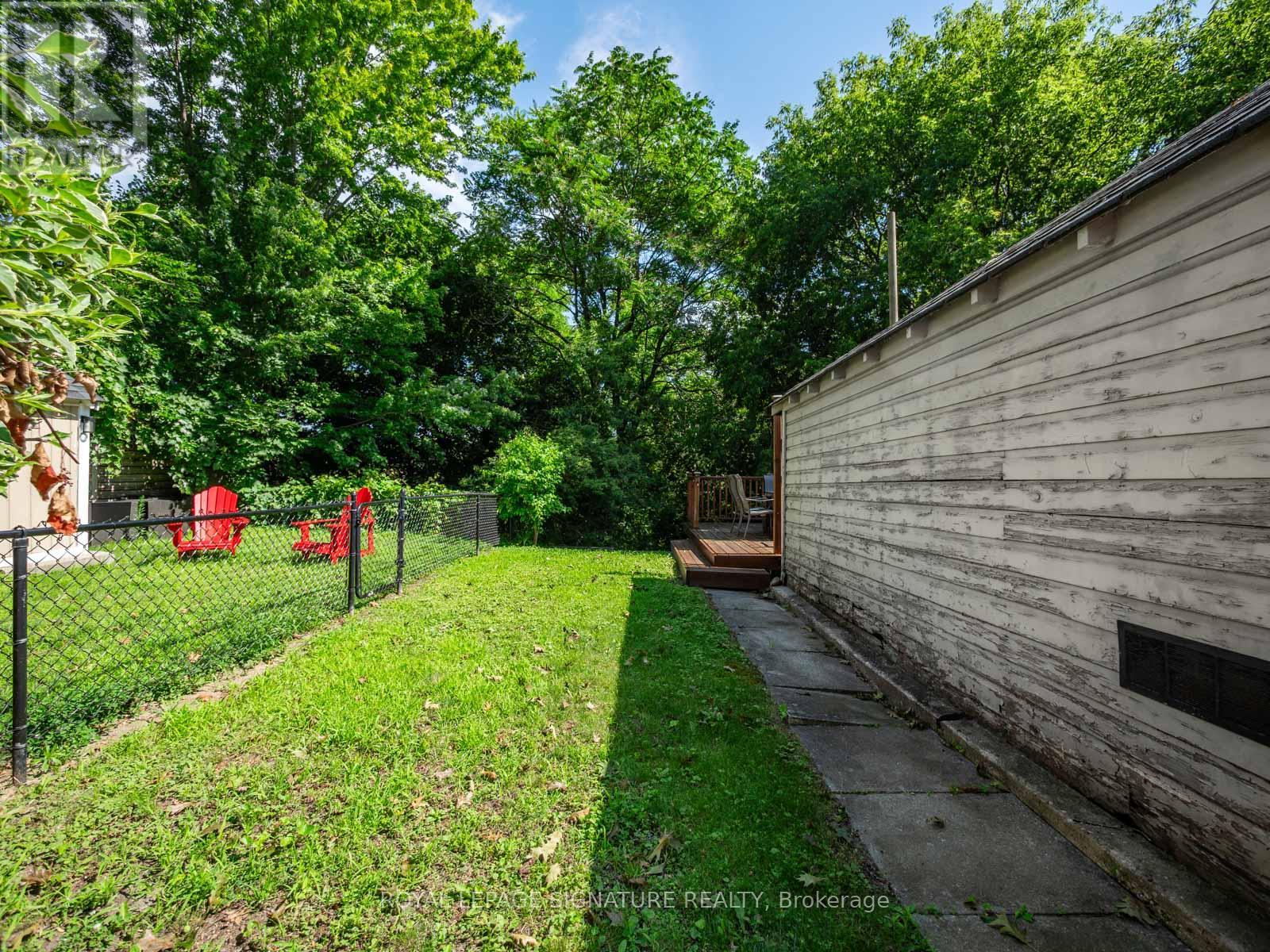 511 DONLANDS AVENUE - Image 32
