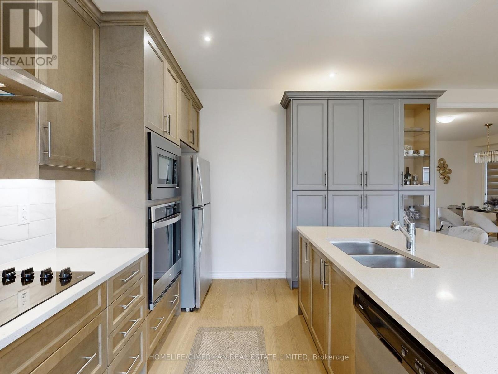 16 MORNINGSTAR AVENUE - 18